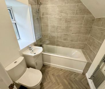 2 bedroom terraced house to rent - Photo 2