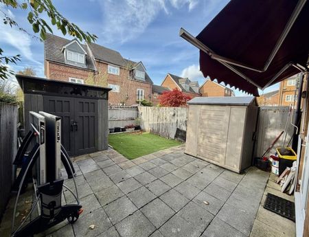 4 Bedroom Semi Detached To Let - Photo 5