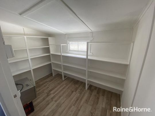 Cosy & Convenient - Photo 1