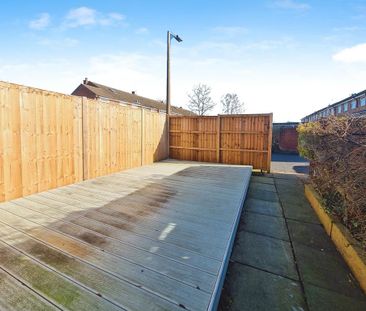 3 bedroom terraced house to rent - Photo 4