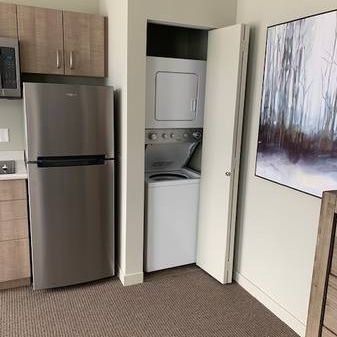 Fully Furnished Studio Apartment, Walk to UFV, Starbucks, Restaurants - Photo 1