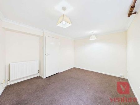 Silver Street, Newport Pagnell, MK16 - Photo 4