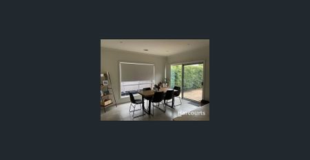 Modern Townhouse - Photo 2