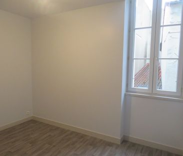 Location Appartement 4 pièces 86m² BELLAC 87300 - Photo 4