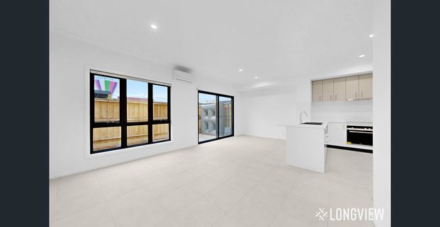 Modern Living in Clyde North – Convenience Meets Lifestyle - Photo 1