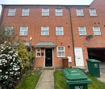 4 bedroom townhouse to rent - Photo 2