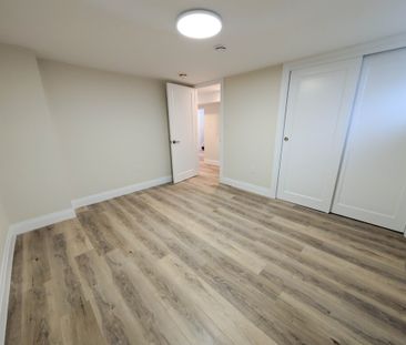 Newly Renovated 2 Bedroom Lower unit in St. Catharines! - Photo 4