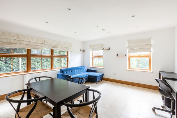 To Let 4 Bedroom House - Photo 1