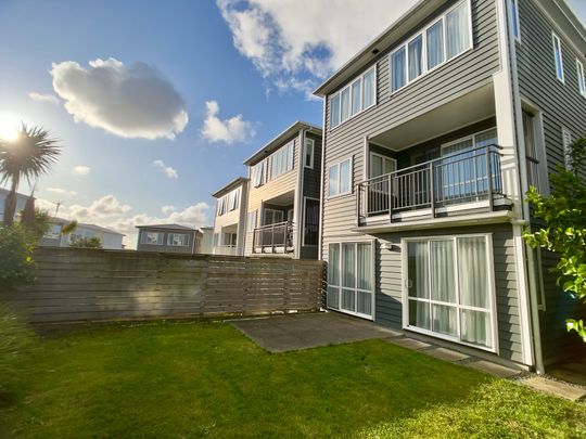 BRAND NEW 4-BEDROOM IN FLAT BUSH - Photo 1