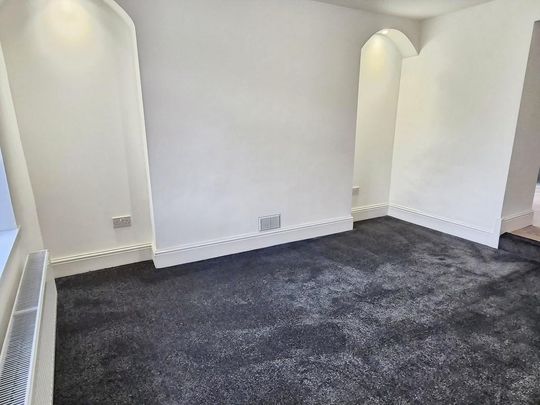 4 bedroom detached house to rent - Photo 1