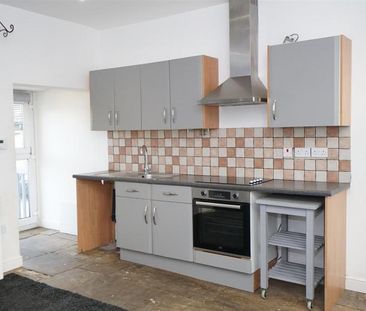 2 bedroom terraced house to rent - Photo 5