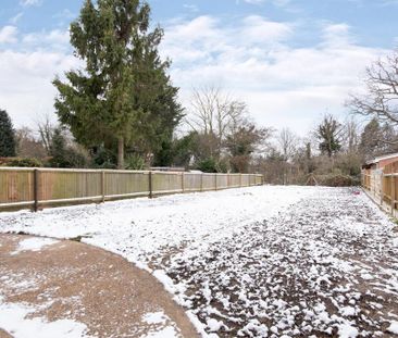 4 bedroom detached house to rent - Photo 2