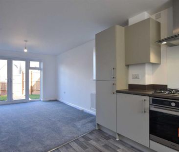 2 bedroom semi-detached house to rent - Photo 3