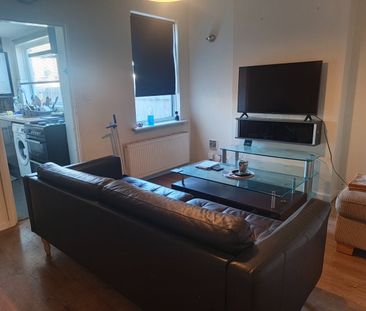 Room in a Shared House, Bensham Lane, CR7 - Photo 1