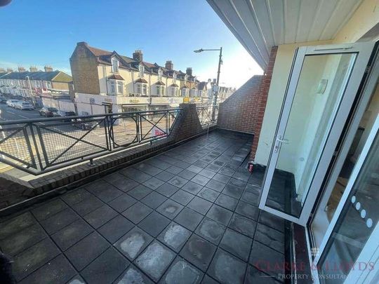 Ilford Lane, IG1 - Photo 1