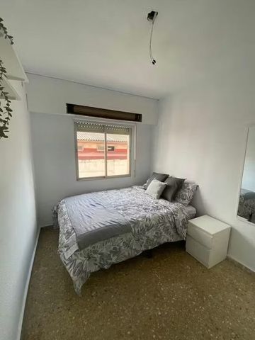 Carrer Joan Lluis Vives, Manises, Valencian Community 46940 - Photo 2