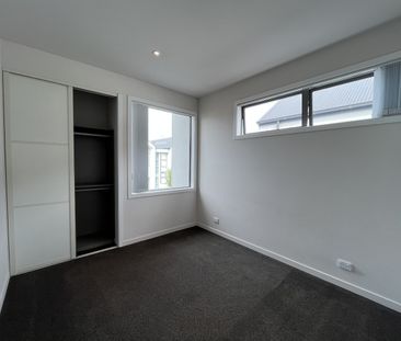 Modern home in the heart of Wigram! - Photo 6