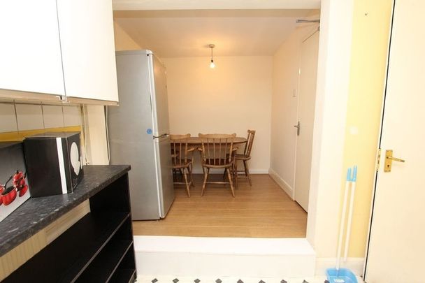 Room in a Shared Flat, Roman Road, E3 - Photo 1