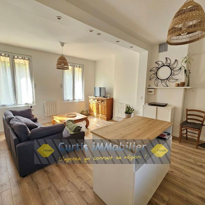 Location Appartement 2 pièces 45m² ST GENEST LERPT 42530 - Photo 1