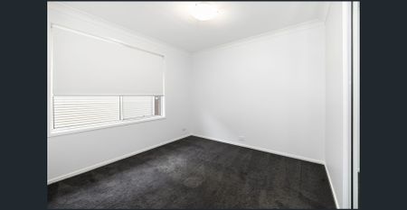 Modern Family Living - Photo 5