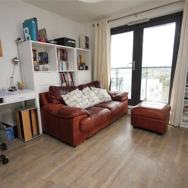 Cardinal Place, Woking - 2 bedrooms Property for lettings - Seymours - Photo 1