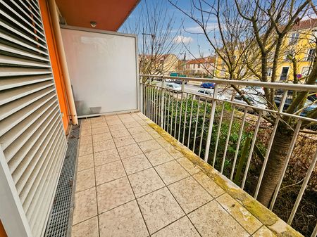 Apartment - Photo 2