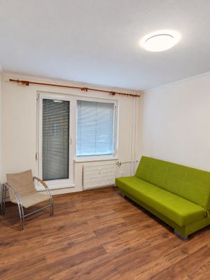 Na prenájom 1-izbový byt s loggiou pri centre – Komárno - Photo 1
