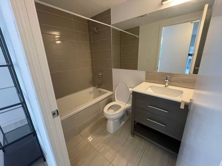 For Lease - 28 Wellesley Street Unit# 809 secondbed, Toronto, Ontario - Photo 4