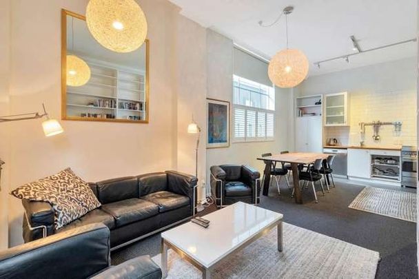 City Charm - Photo 1