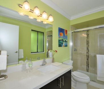 House in West Vancouver, BC - Photo 2