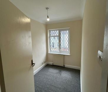 4 bedroom terraced house to rent - Photo 6