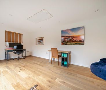 4 bedroom link detached house to rent - Photo 1