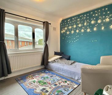 3 bedroom end of terrace house to rent - Photo 5