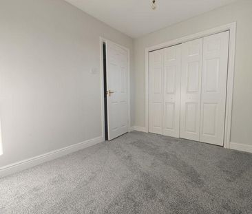 2 bedroom end of terrace house to rent - Photo 5