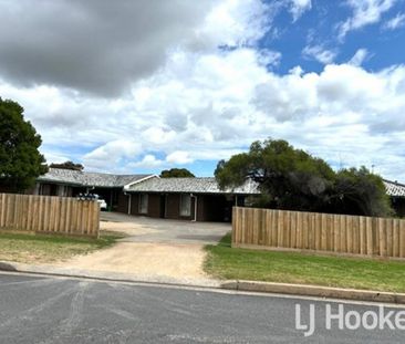 Tidy 2 bedroom Unit - Photo 1