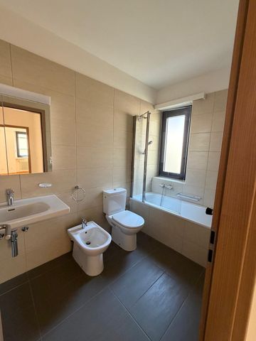 Luminoso appartamento di 4.5 locali con balcone a Lugano – Disponibile subito - Foto 5