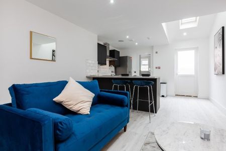 1 bedroom flat to rent - Photo 2