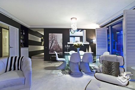 STUNNING VIEWS FROM THIS IMMACULATE TWO BEDROOM + STUDY MODERN APARTMENT - Photo 4