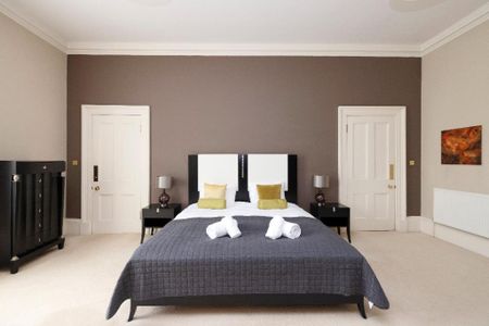 3 bedroom flat to rent - Photo 5