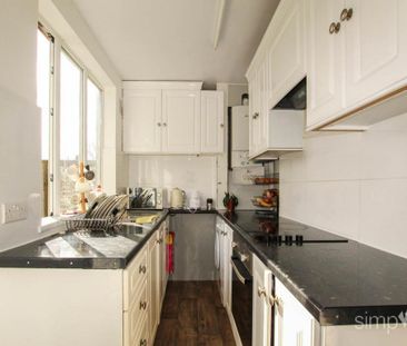 2 bedroom maisonette to rent - Photo 2