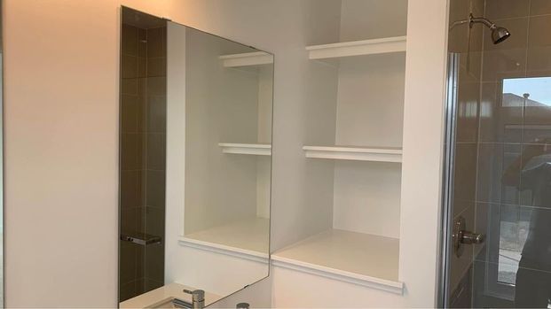 For Lease - 2400 Goldhawk Drive, Stittsville - Munster - Richmond, Ontario - Photo 1