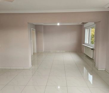 Stieldorferhohn: Top-modernisierte Etagenwohnung mit gehobener Auss... - Foto 1