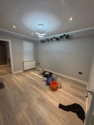 Three bed family house - £1900 - Photo 1