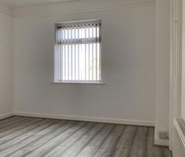 3 bedroom end of terrace house to rent - Photo 4