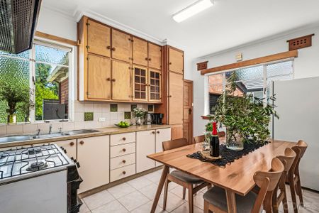 Please contact Molly Rogerson to arrange an inspection; SandringhamPM2@hodges.com.au - Photo 5