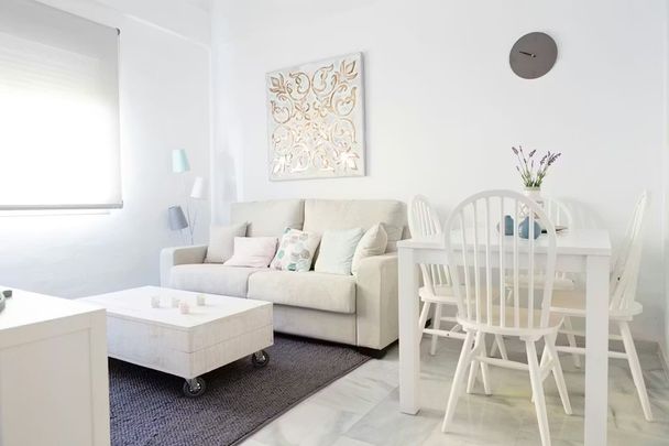 Calle Salitre, Málaga, Andalusia 29002 - Photo 1