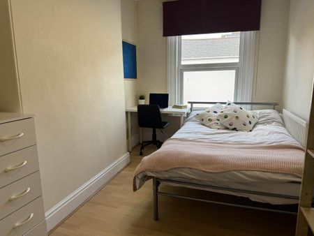 7 bedroom terraced house to rent - Photo 3