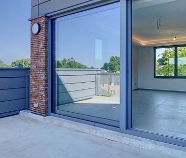 Appartement te huur in Braine-l'Alleud voor € 1.900 met 2 slaapkamers - Photo 1