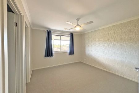 Large Family Home - Photo 4