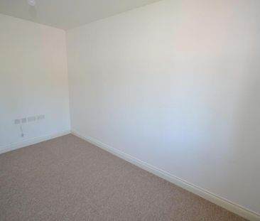 2 bedroom end of terrace house to rent - Photo 1